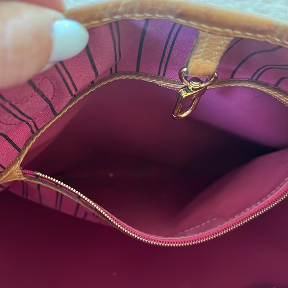 Authentic Neverfull GM Monogram PINK inside lining comes with receipt 2018 - Picture 6 of 17